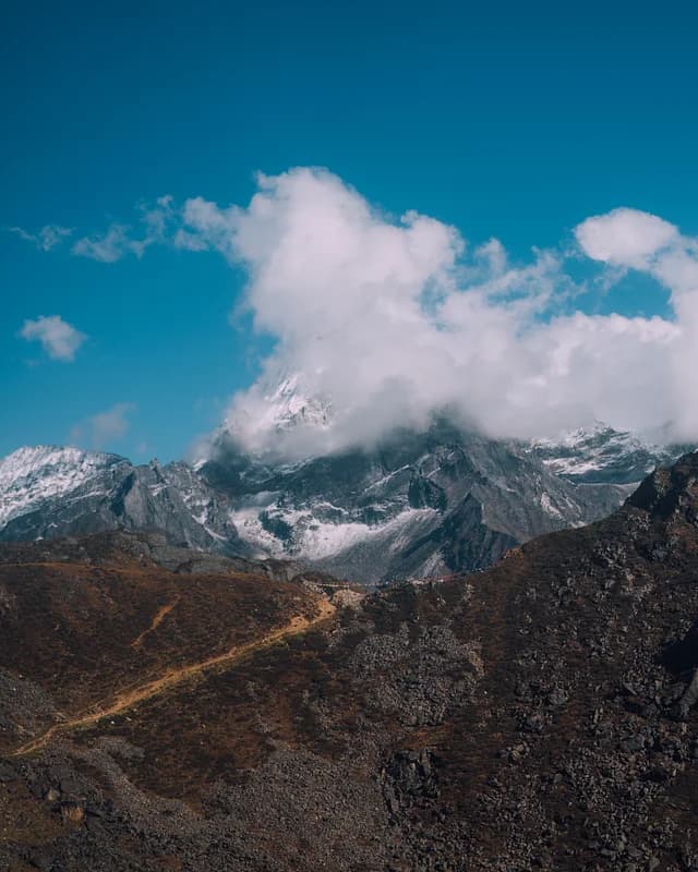 Merak Sakteng Trek
